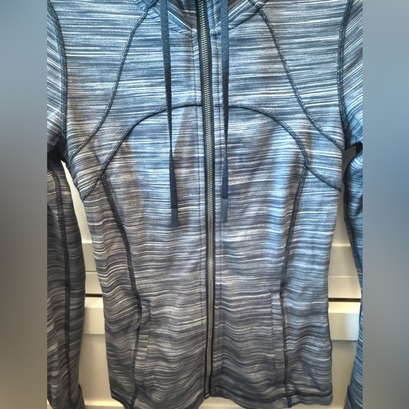 Lululemon Fitted Classic Zip-Up Hoodie Gray/Blue size 6 EXCELLENT Condition - Picture 8 of 8